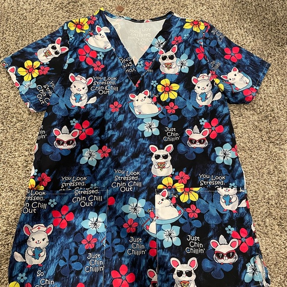 Cute animal scrub top - Picture 1 of 1
